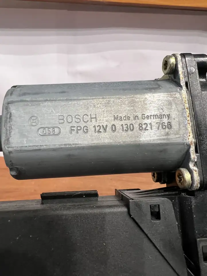 Audi A4 S4 B6 8E 8H (2000 - 2006) 105849106 Стеклоподъемник передней двери (комплект) — фото 6