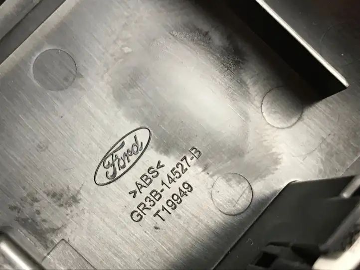 Ford Mustang VI (2015 - ) GR3B14A564BG3ZHE Накладка кнопки стеклоподъемника — фото 4