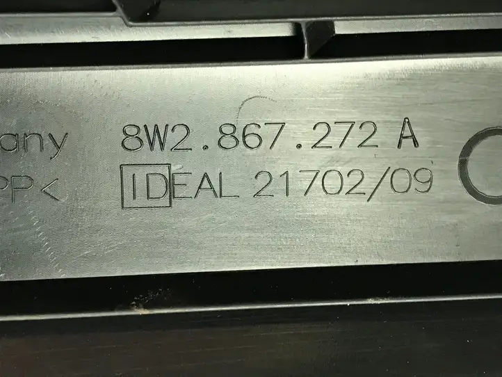 Audi A4 S4 B9 8W (2019 - ) 8W2867272A Внутренняя отделка переднего порога — фото 3