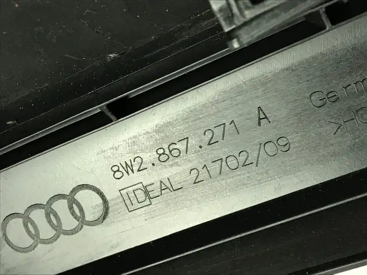 Audi A4 S4 B9 8W (2019 - ) 8W2867271A Внутренняя отделка переднего порога — фото 3