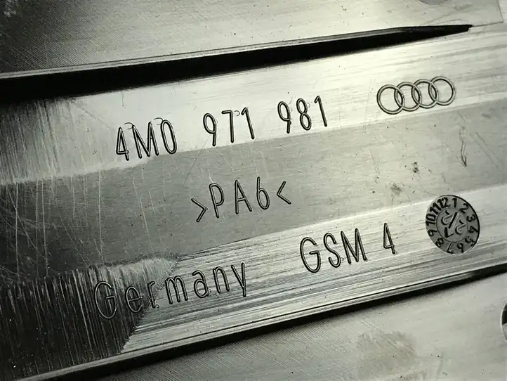 Audi A4 S4 B9 8W (2019 - ) 4M0971981 Прочие детали салона — фото 3