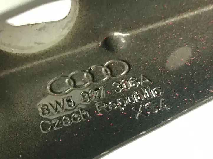 Audi A4 S4 B9 8W (2019 - ) 8W5827306A Петли крышки багажника — фото 3