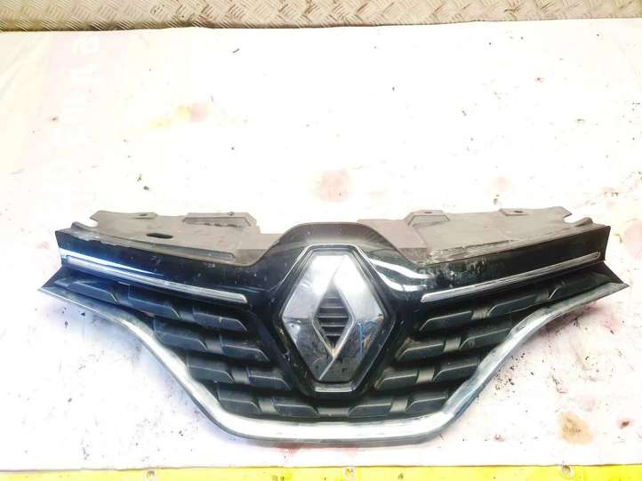 623103685r Renault Kadjar Grotelės priekinės