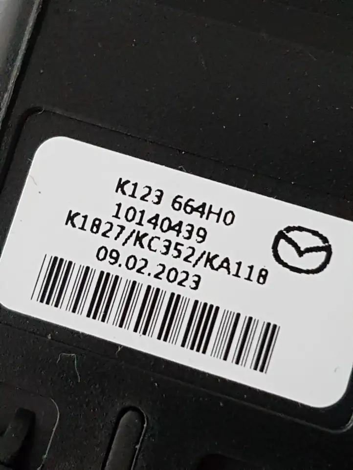Mazda CX-5 II (2017 - ) K123664H0 Включатель аварийных фонарей — фото 3