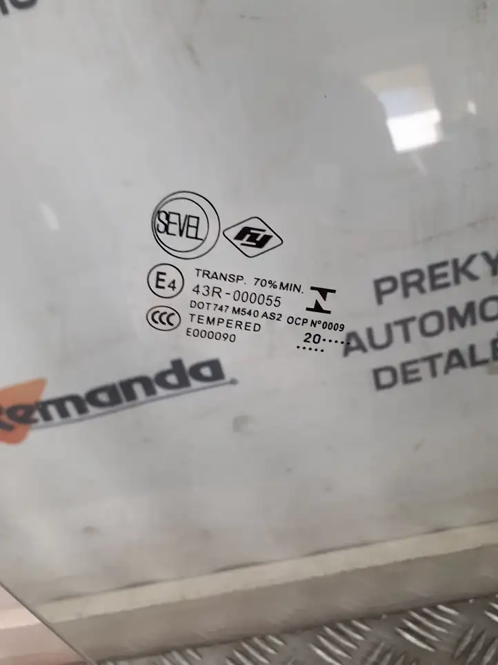 Fiat Ducato (2014 - )   Основное стекло передних дверей (четырехдверного автомобиля)