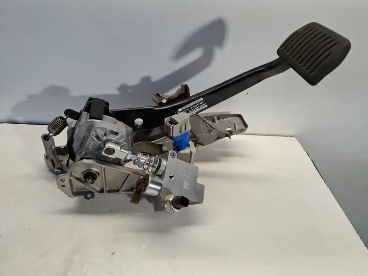Volvo V60 (2013 - 2018) 31317447 Тормозная педаль — фото 8