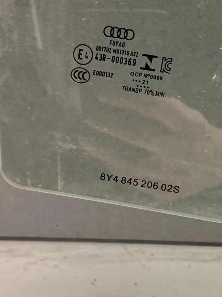 Audi A3/S3 8Y (2020 - ) 8Y4845206 Стекло задней двери — фото 2