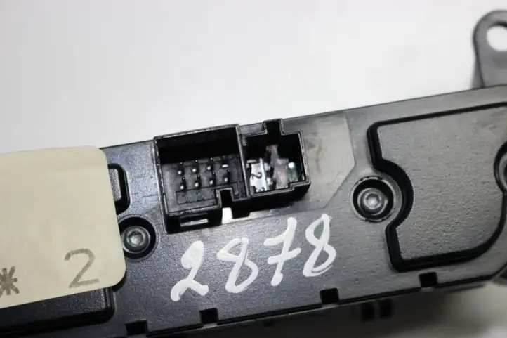 Mercedes-Benz ML W164 (2005 - 2011) A1648703510 Включатель аварийных фонарей — фото 4