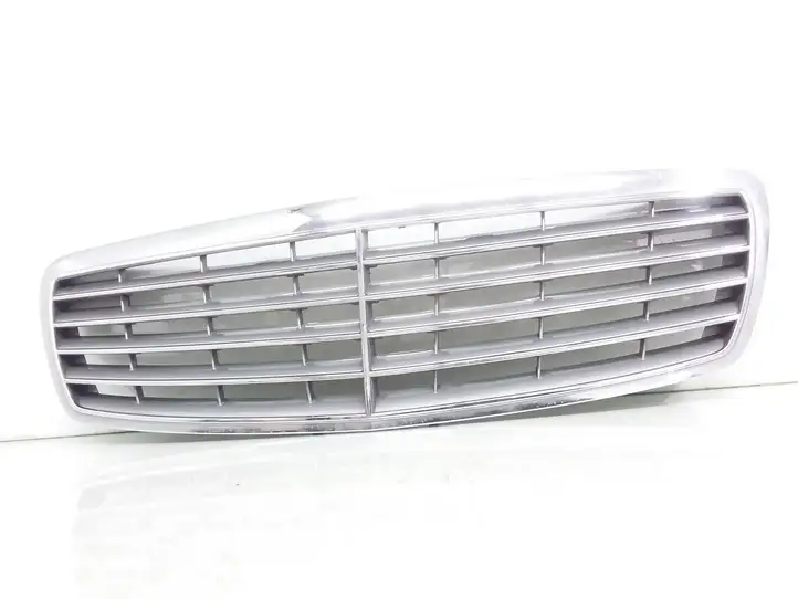 Mercedes-Benz E W211 (2002 - 2009) A2118800383 Передняя решетка — фото 1