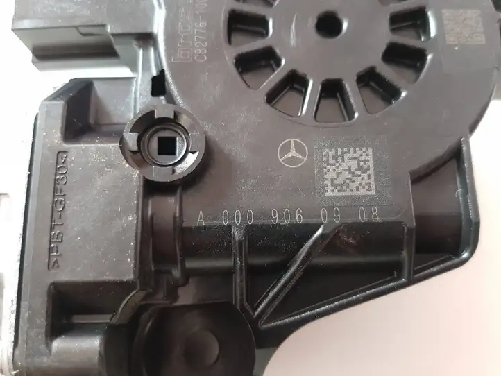 Mercedes-Benz A W177 (2018 - ) A0009060908 Стеклоподъемник задней двери — фото 2