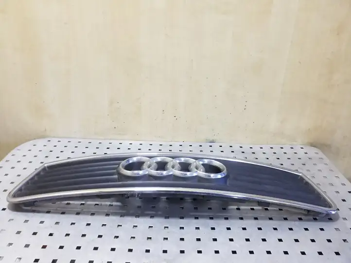 Audi A6 S6 C5 4B (2001 - 2004) 4B0853651F Передняя решетка — фото 2