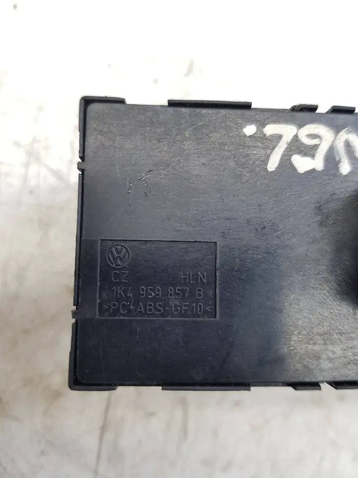 Volkswagen Tiguan (2007 - 2011) 1K4959857B Блок кнопок стеклоподъемников — фото 2