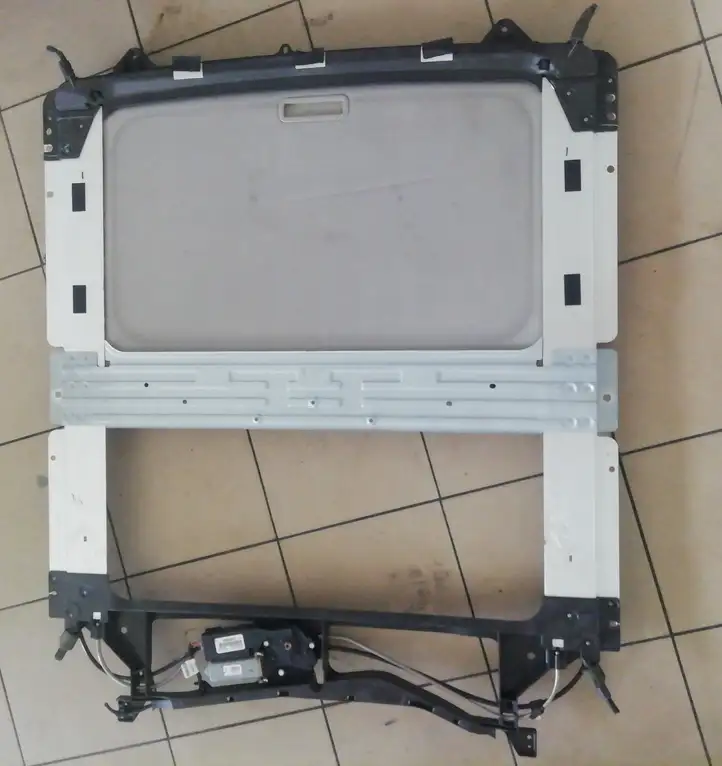 Jeep Grand Cherokee (WK) (2004 - 2010) 24050050 Комплект люка крыши — фото 3