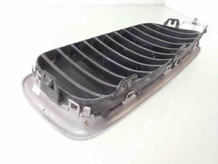 BMW 3 F30 F35 F31 (2012 - 2018) 7255411 Передняя решетка — фото 2