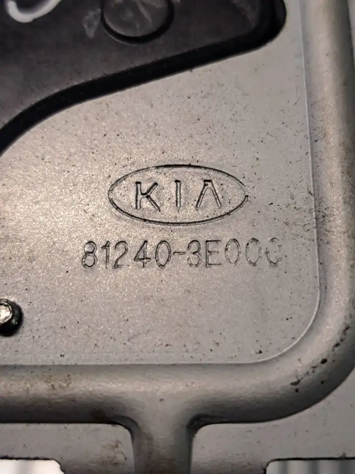 Kia Sorento (2006 - 2009) 812403E000 Актуатор замка задней двери — фото 3
