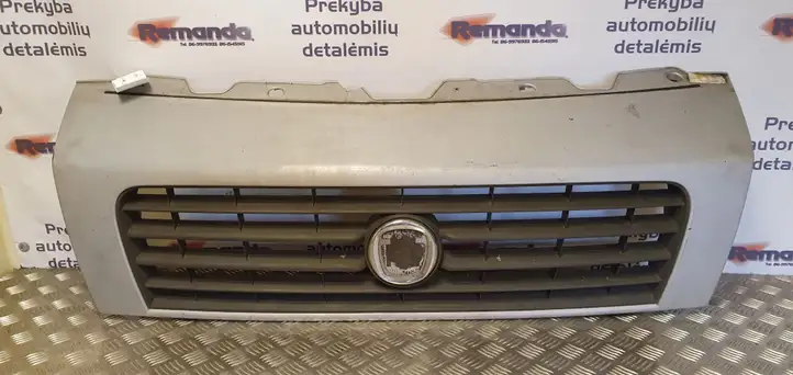 Fiat Ducato (2002 - 2006) 1308067070 Передняя решетка — фото 1