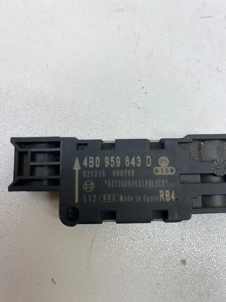 Audi A3/S3 8P (2008 - 2013) 4B0959643D Датчик удара SRS — фото 1