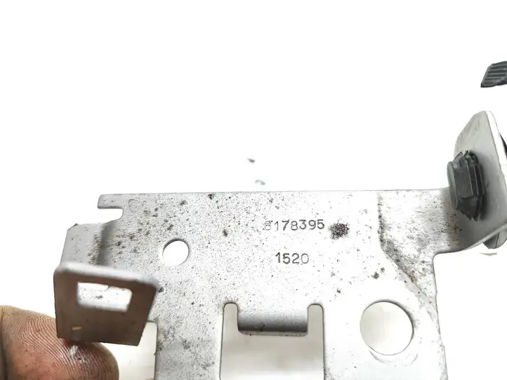 Peugeot 3008 II (2016 - 2023)  8178395 Другая внешняя деталь