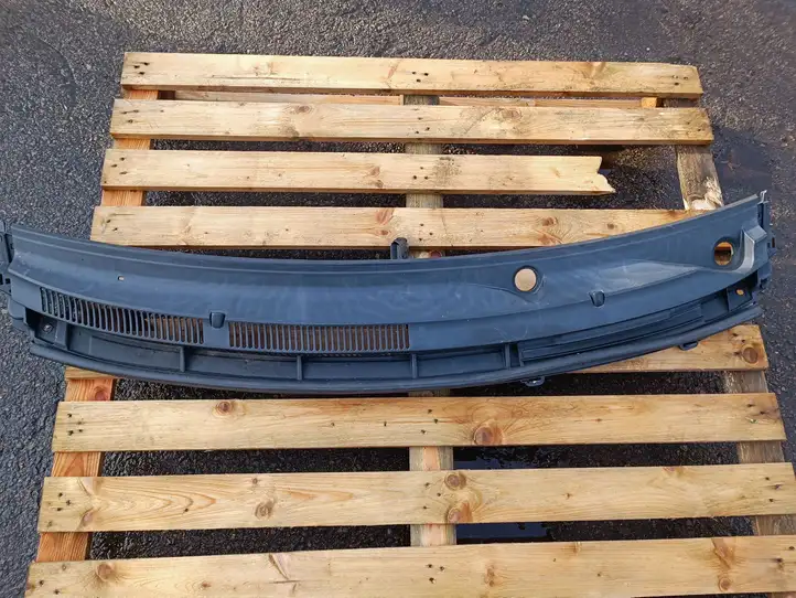 Toyota Yaris (2005 - 2009) 5578352220 Жабо стеклоочистителей — фото 1