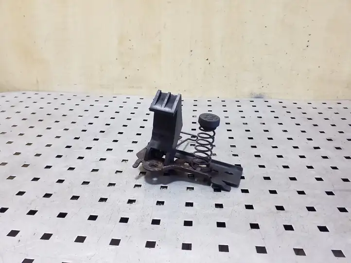 Nissan NV400 (2012 - 2020)   Петля замка капота