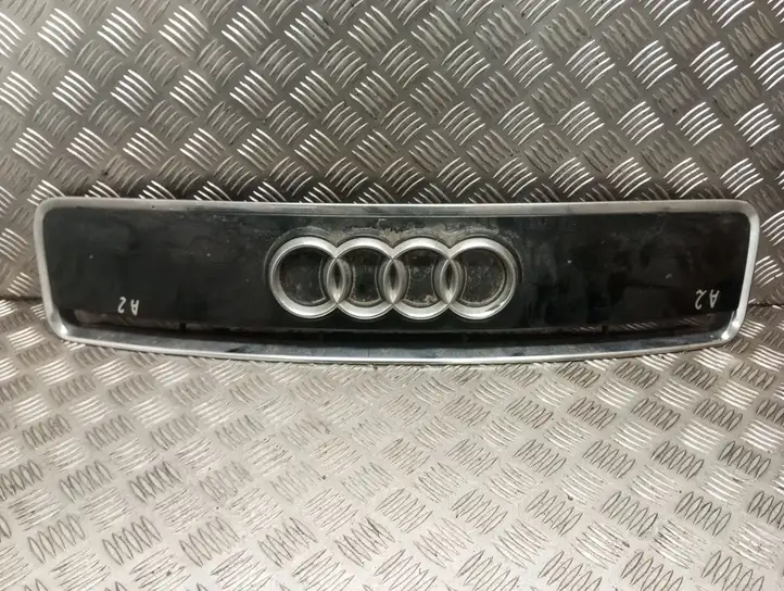 Audi (1999 - 2007) 8Z0010155E Верхняя решетка радиатора — фото 1