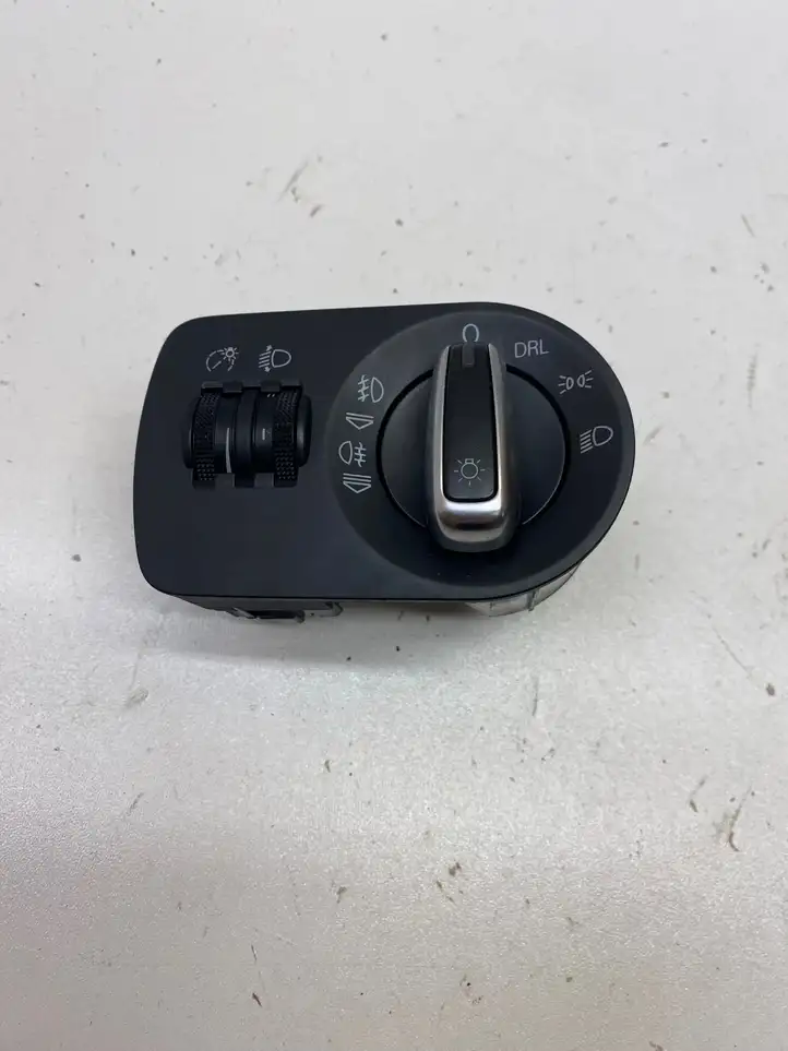 Audi A3/S3 8P (2008 - 2013) 8P2941531AE Включатель фонарей — фото 1