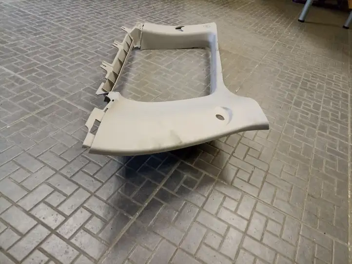 Mitsubishi Grandis (2003 - 2012) MR576120 Облицовка заднего бокового стекла — фото 11