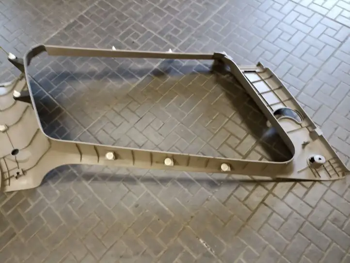 Mitsubishi Grandis (2003 - 2012) MR576119 Облицовка заднего бокового стекла — фото 10