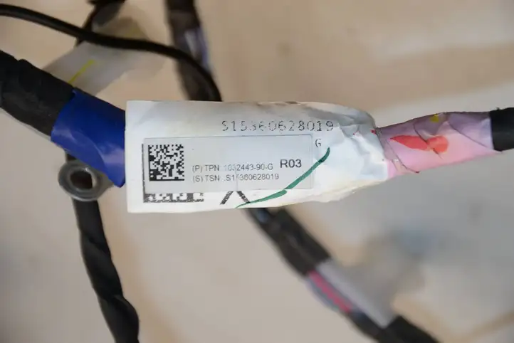 Tesla Model X (2015 - 2021) 1032443-90-G Прочая электропроводка — фото 4