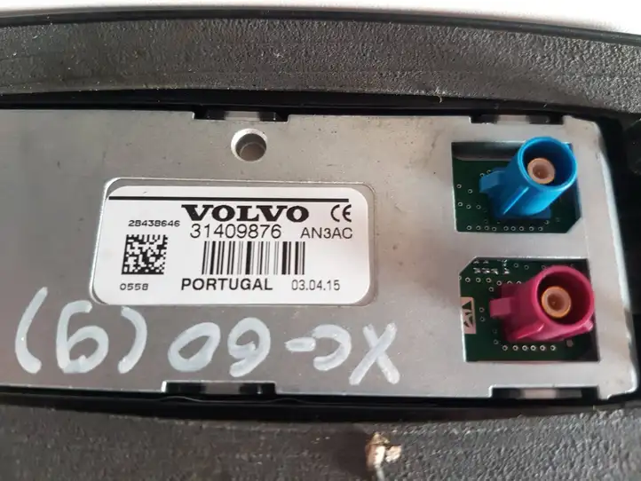 Volvo XC60 (2013 - 2017) 31409876 GPS антенна — фото 3