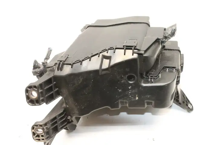 Toyota RAV 4 (XA40) (2012 - 2018) Блок монтирования реле — фото 5