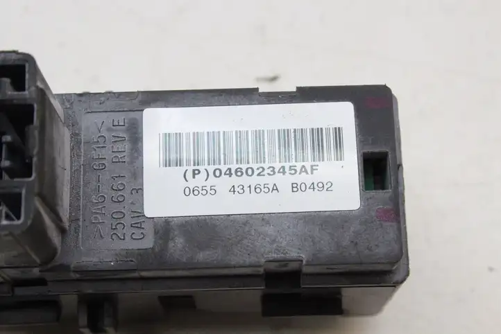 Jeep Grand Cherokee (WK) (2004 - 2010) 04602345AF Блок кнопок стеклоподъемников — фото 4