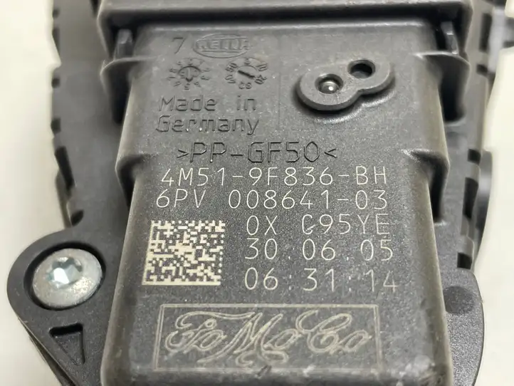 Ford Focus (2005 - 2008) 4M519F836BH Педаль акселератора — фото 4