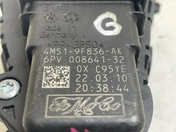 Ford Focus (2008 - 2011) 4M519F836AK Педаль акселератора — фото 4