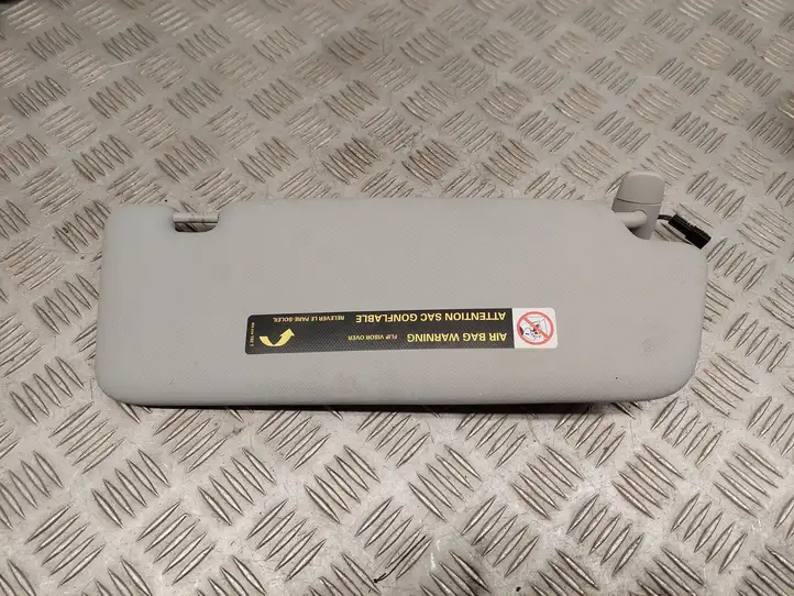 Audi Q5 (2012 - 2017)  8K0857551 Щиток от солнца