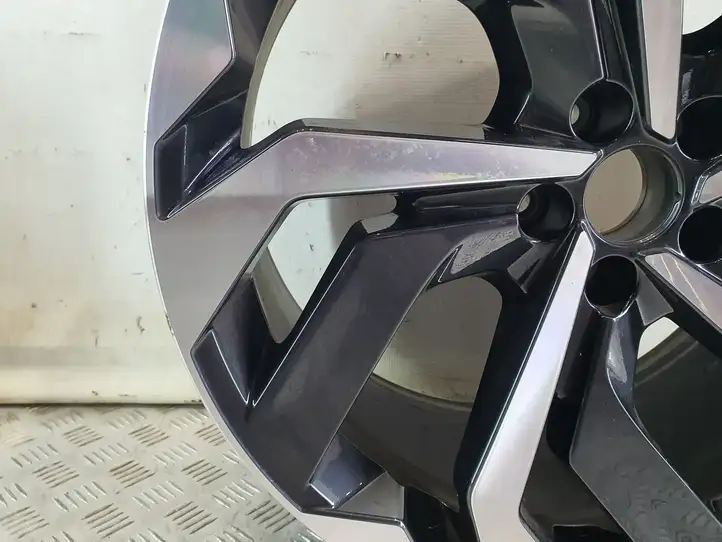 Audi e-tron (2018 - ) 4KE601025A Легкосплавный колесный диск R21 — фото 5
