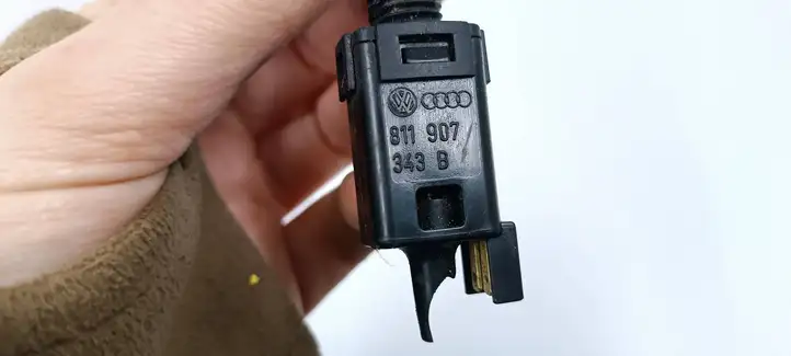 Audi A6 S6 C5 4B (1997 - 2001) 811907343B Датчик педали тормоза — фото 3