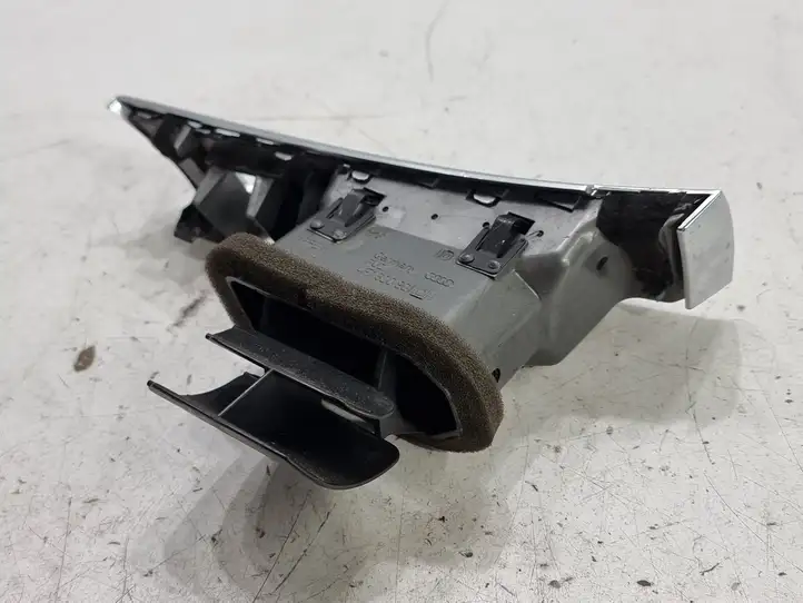 Audi A6 S6 C6 4F (2004 - 2008) 4F1820901 Боковой воздушный дефлектор — фото 3