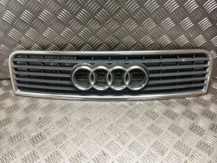 Audi A4 S4 B6 8E 8H (2000 - 2006) 8E0853651B Верхняя решетка радиатора — фото 1