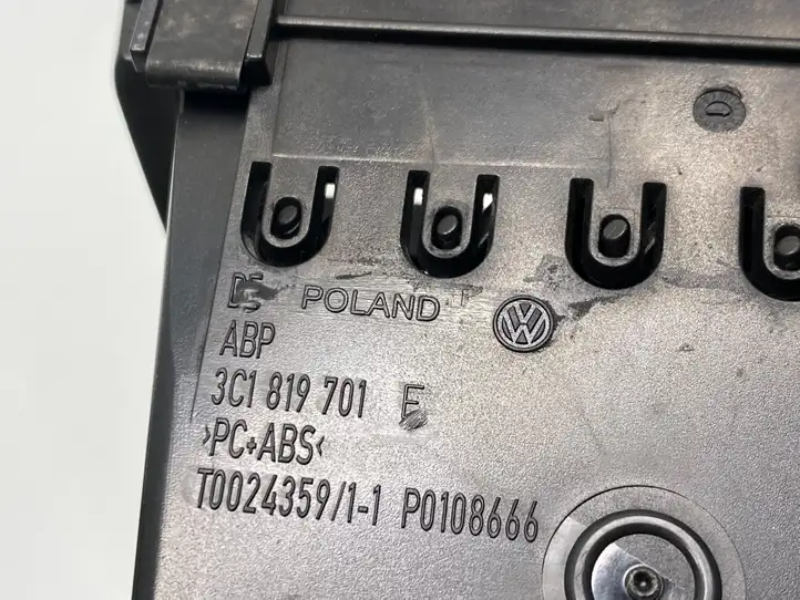 Volkswagen PASSAT CC (2008 - 2012) 3C1819701F Боковой воздушный дефлектор — фото 3