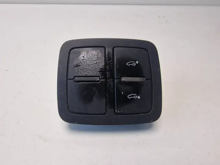 Audi Q7 4L (2005 - 2009) 4L0959511B Кнопка фаркопа в багажнике — фото 1