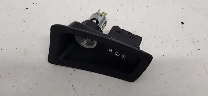 BMW 1 E81 E87 (2004 - 2011) 9110412 Передний прикуриватель — фото 3