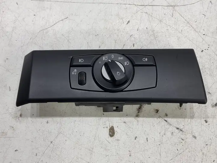 BMW 5 E60 E61 (2004 - 2010) 9134726 Включатель фонарей — фото 1