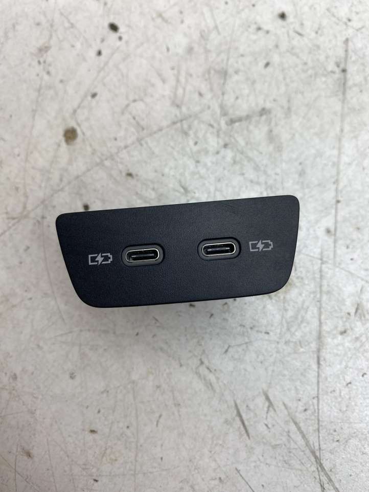 2G6035954 Volkswagen ID.3 USB jungtis