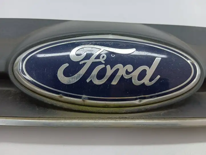 Ford Focus Grand C-MAX (2010 - 2019) AM51R8200C Верхняя решетка радиатора — фото 9