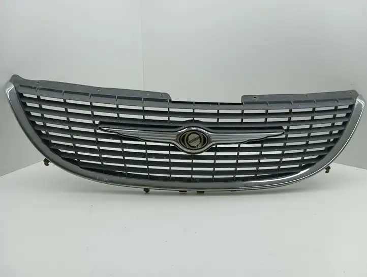 Chrysler Voyager (1996 - 2001) 4857522AA Верхняя решетка радиатора — фото 1