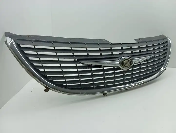 Chrysler Voyager (1996 - 2001) 4857522AA Верхняя решетка радиатора — фото 2