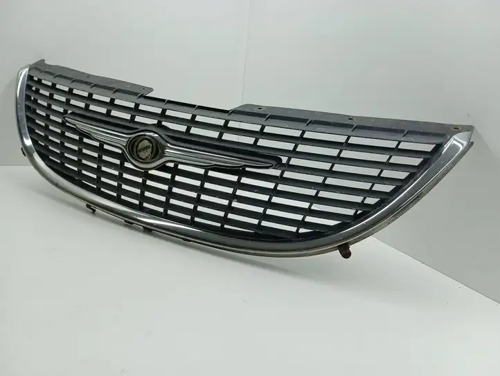 Chrysler Voyager (1996 - 2001) 4857522AA Верхняя решетка радиатора — фото 3
