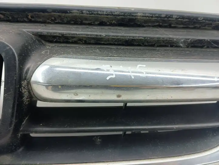 Honda CR-V (2001 - 2004) Верхняя решетка радиатора — фото 4