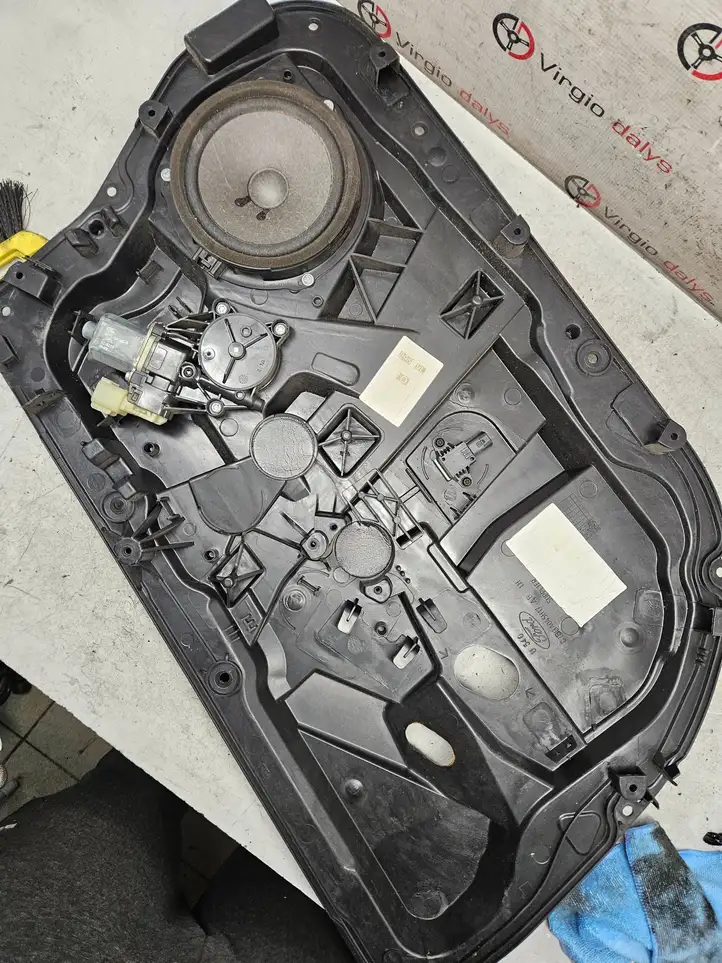 Ford Fiesta (2013 - 2017) C1BBA045H17B Электростеклоподъемник передний (комплект) — фото 3
